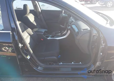 2014 Honda Accord Sport z USA, uszkodzony, nr VIN 1HGCR2F51EA118403